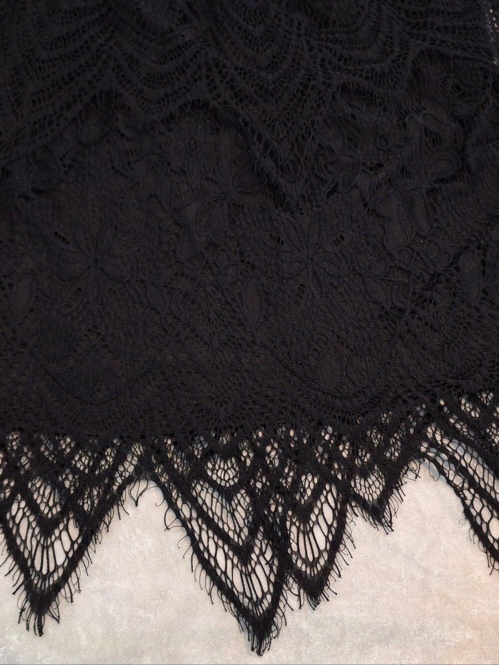 Black Lace Off-The-Shoulder Blouse Cami Strap Scalloped Hem Top Womens Large - Picture 5 of 9